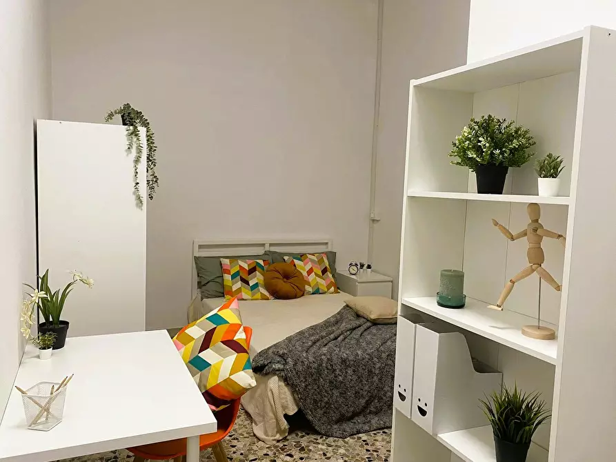 Immagine 4 di Camera in affitto  in Vicolo Franco Villa a Reggio Nell'emilia