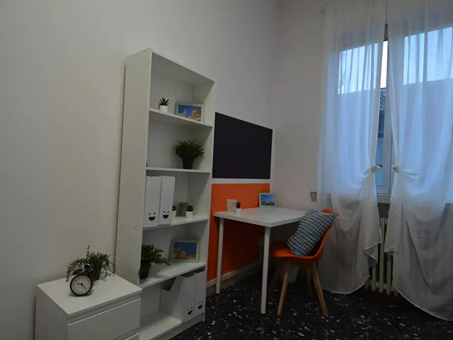 Immagine 1 di Camera in affitto  in Vicolo Franco Villa a Reggio Nell'emilia
