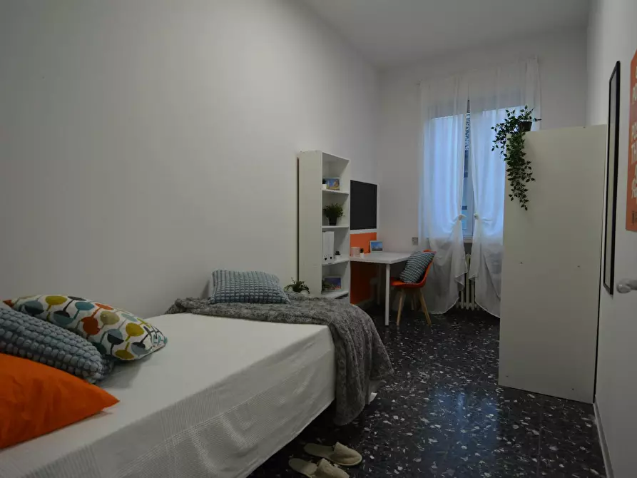 Immagine 2 di Camera in affitto  in Vicolo Franco Villa a Reggio Nell'emilia