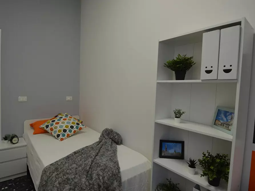 Immagine 2 di Camera in affitto  in Vicolo Franco Villa a Reggio Nell'emilia