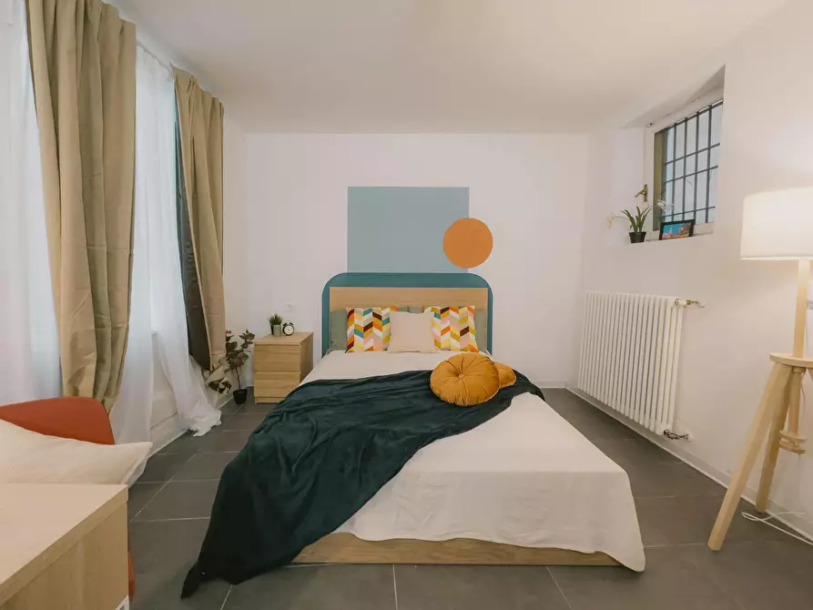 Immagine 10 di Camera in affitto  in Via del Portone a Reggio Nell'emilia
