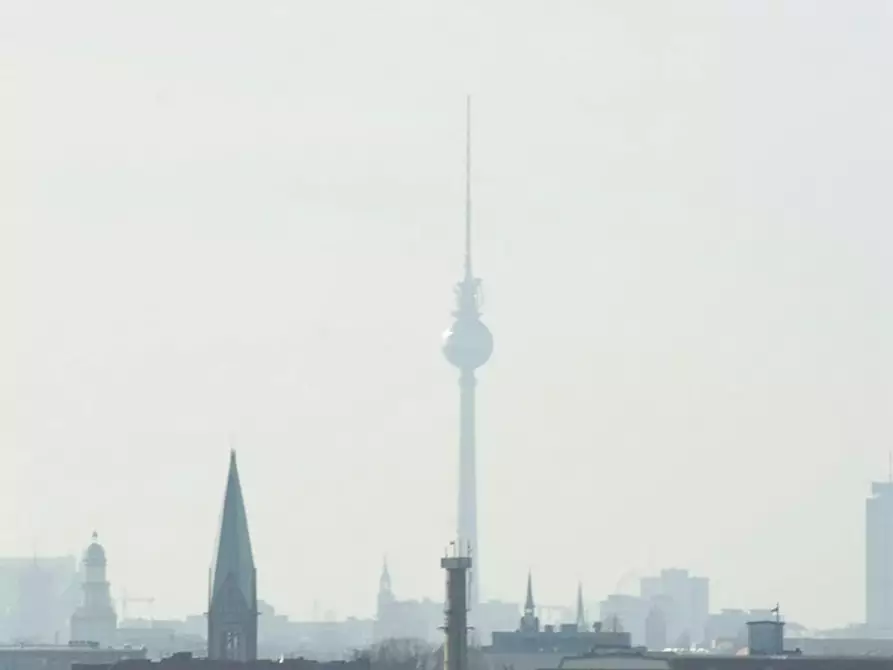 Immagine 2 di Appartamento in affitto  in Moldaustraße a Berlin
