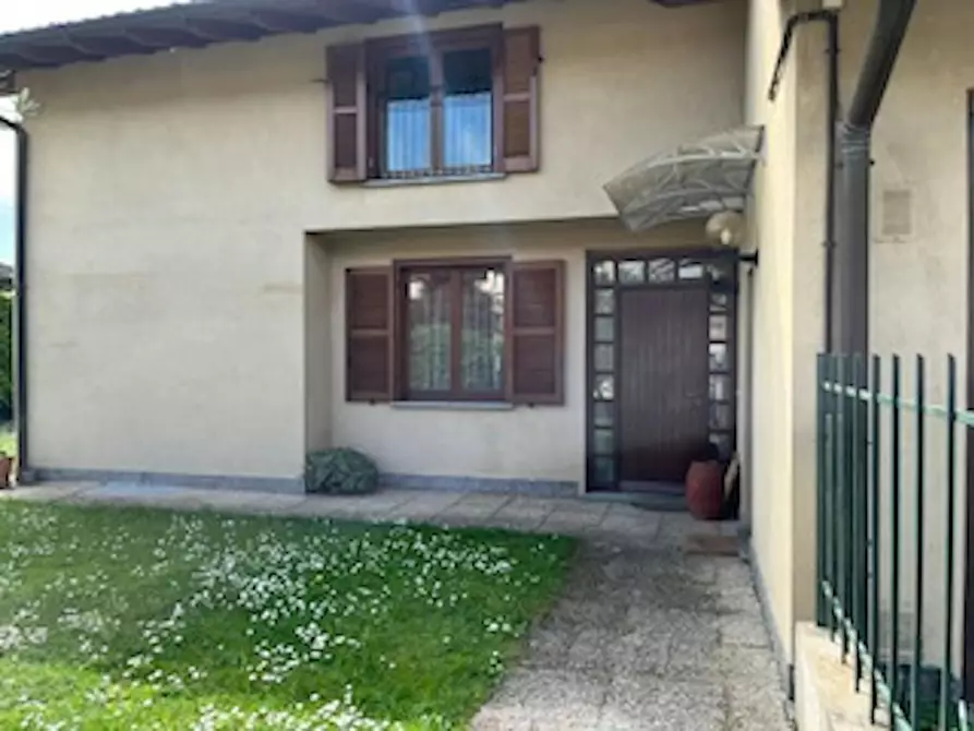 Immagine 1 di Casa indipendente in affitto  in Via Campi Aperti a Barasso