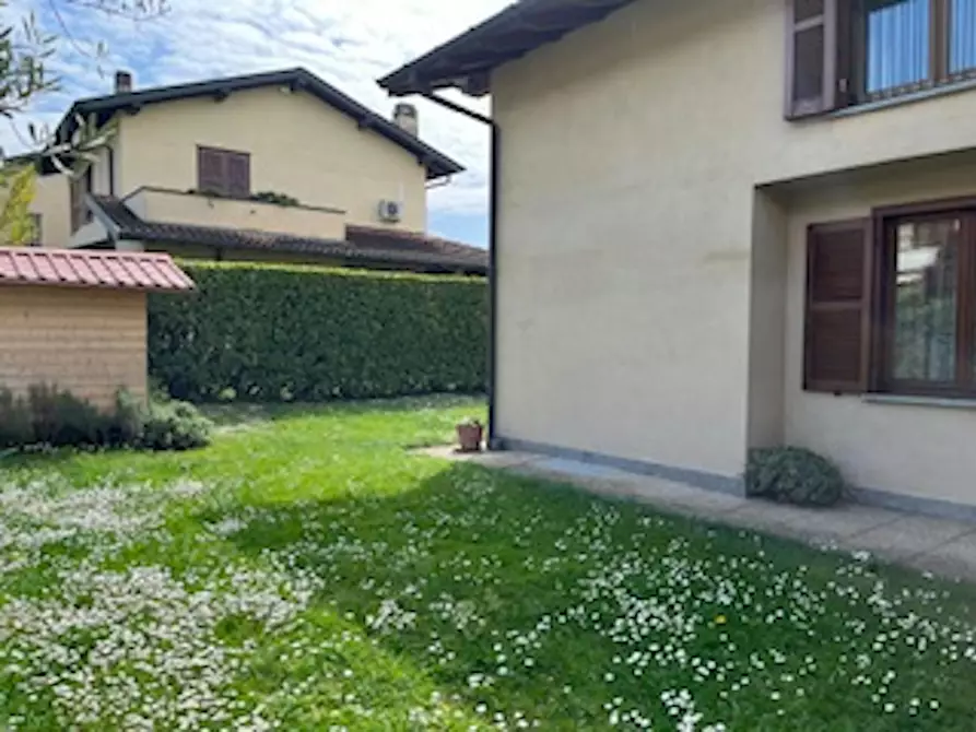 Immagine 2 di Casa indipendente in affitto  in Via Campi Aperti a Barasso
