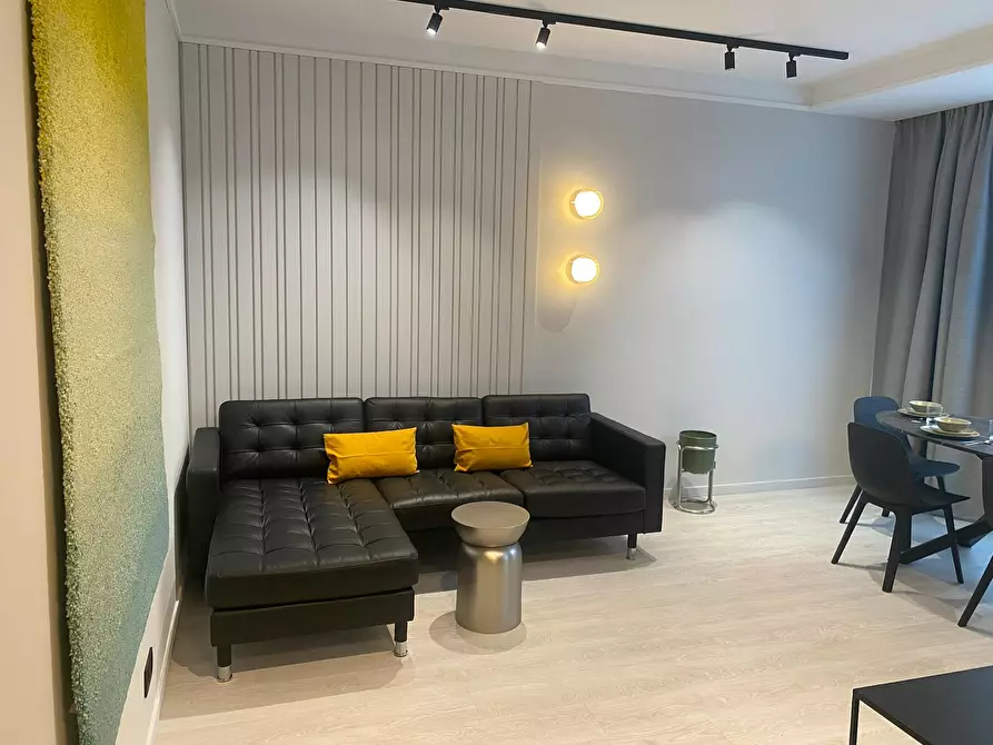 Immagine 1 di Appartamento in affitto  in Avenue de la Couronne a Ixelles
