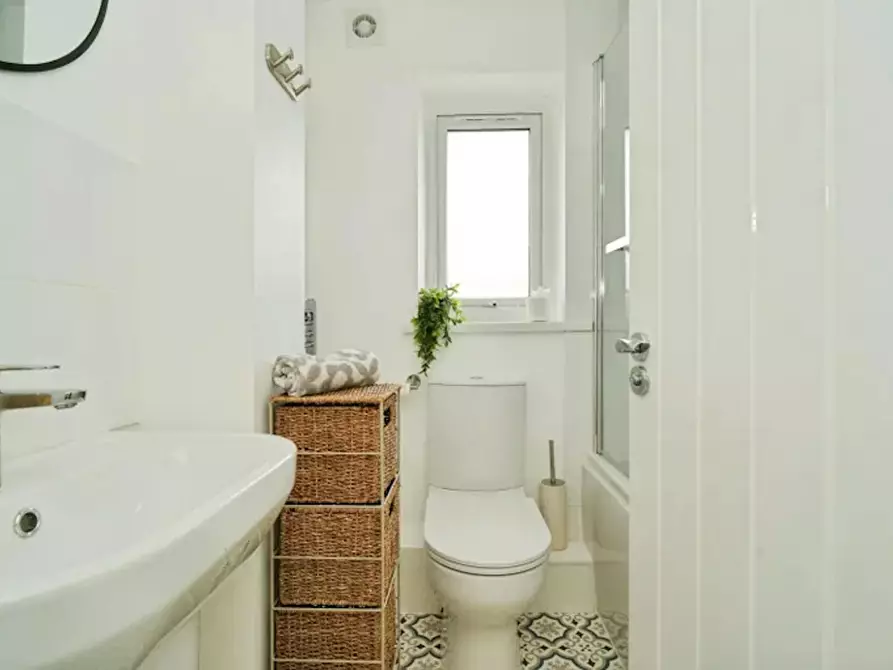 Immagine 7 di Casa indipendente in affitto  in Albert Street a 