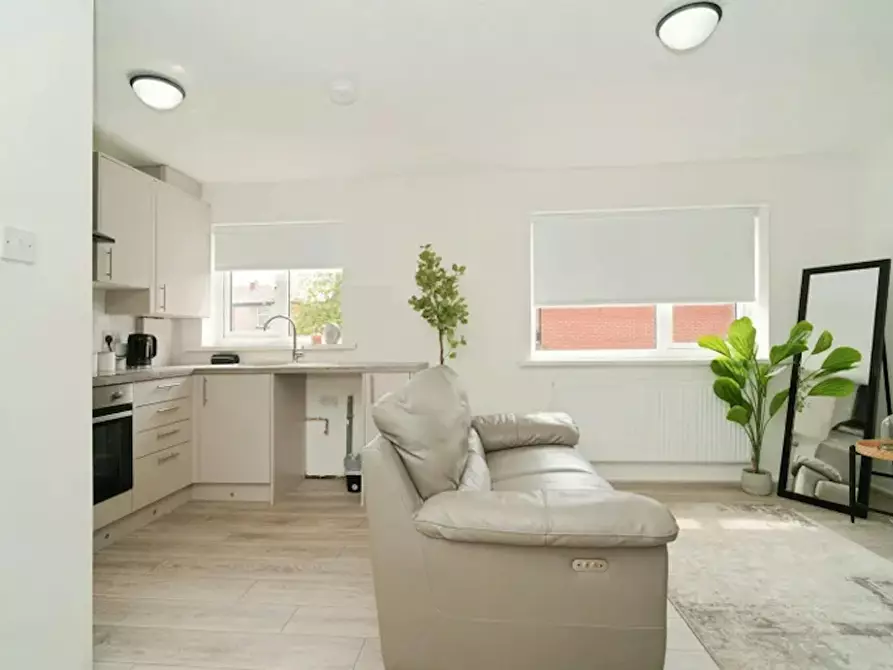 Immagine 8 di Casa indipendente in affitto  in Albert Street a 