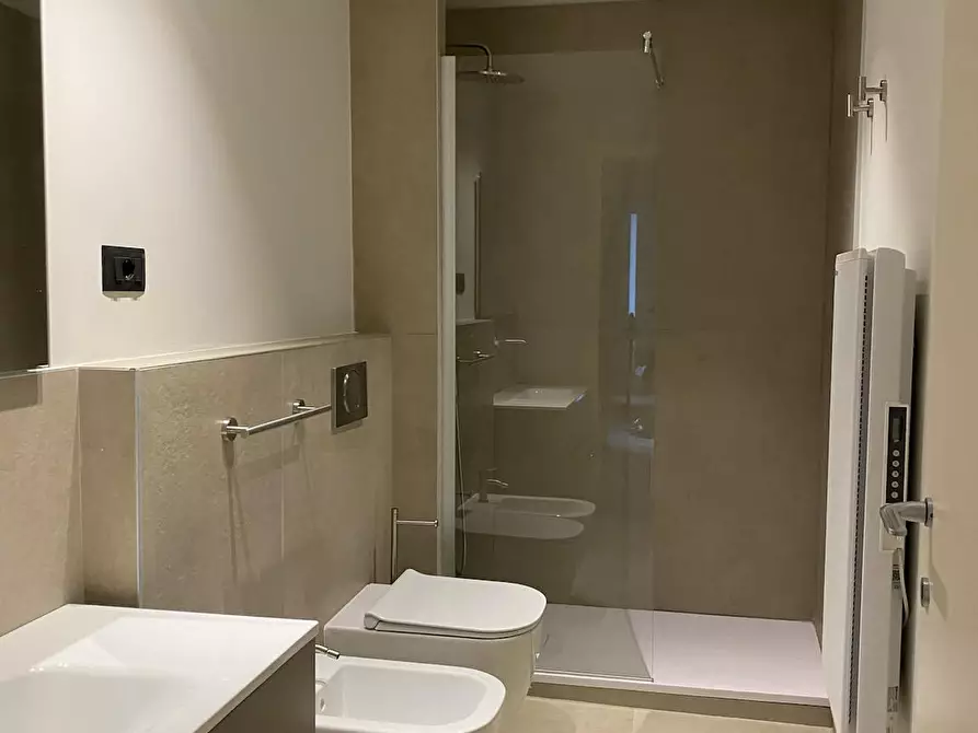 Immagine 9 di Appartamento in affitto  in Via Milano a Como