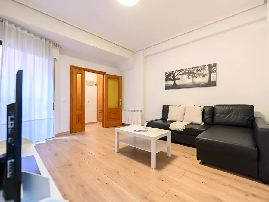 Immagine 1 di Appartamento in affitto  in Calle de la Aduana a Madrid