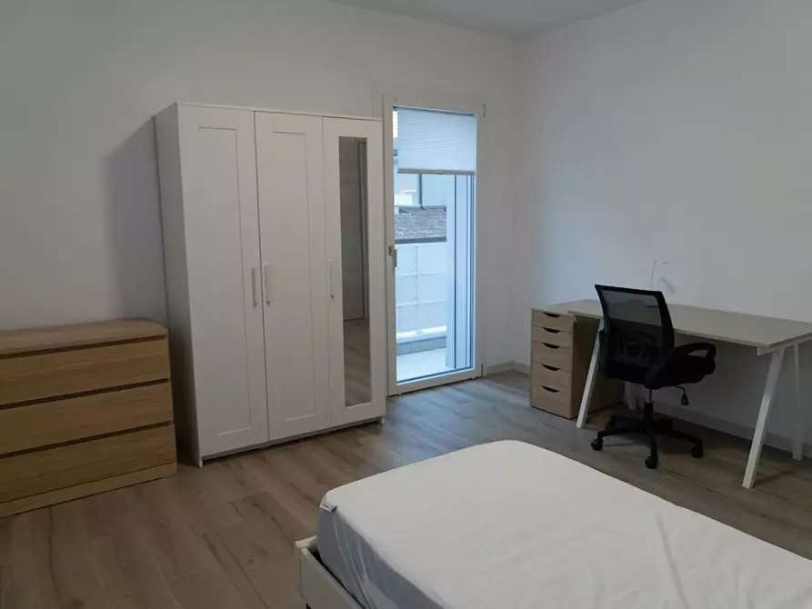 Immagine 8 di Camera in affitto  in Via Vecchia a Padova