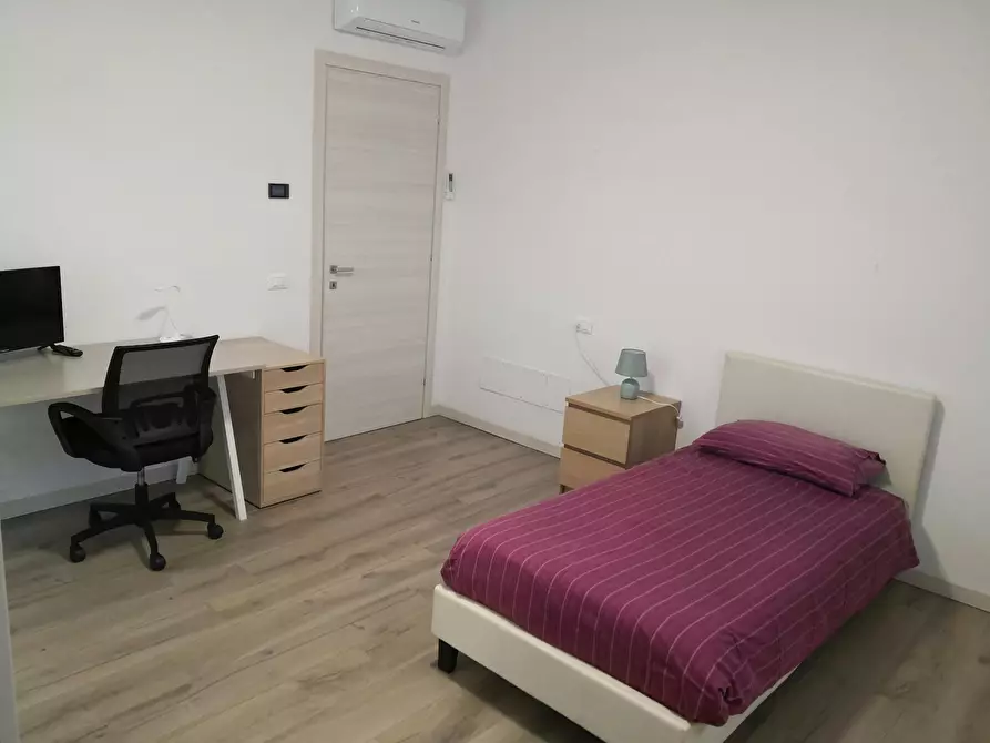 Immagine 2 di Camera in affitto  in Via Vecchia a Padova