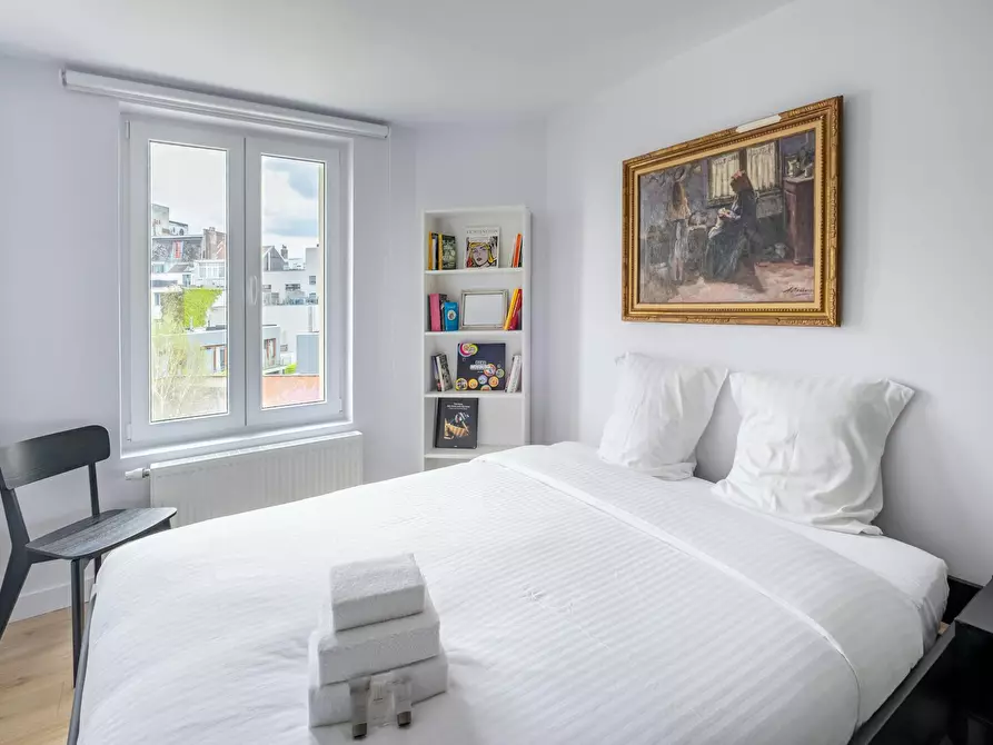 Immagine 2 di Appartamento in affitto  in Rue de l'Arbre Bénit a Ixelles