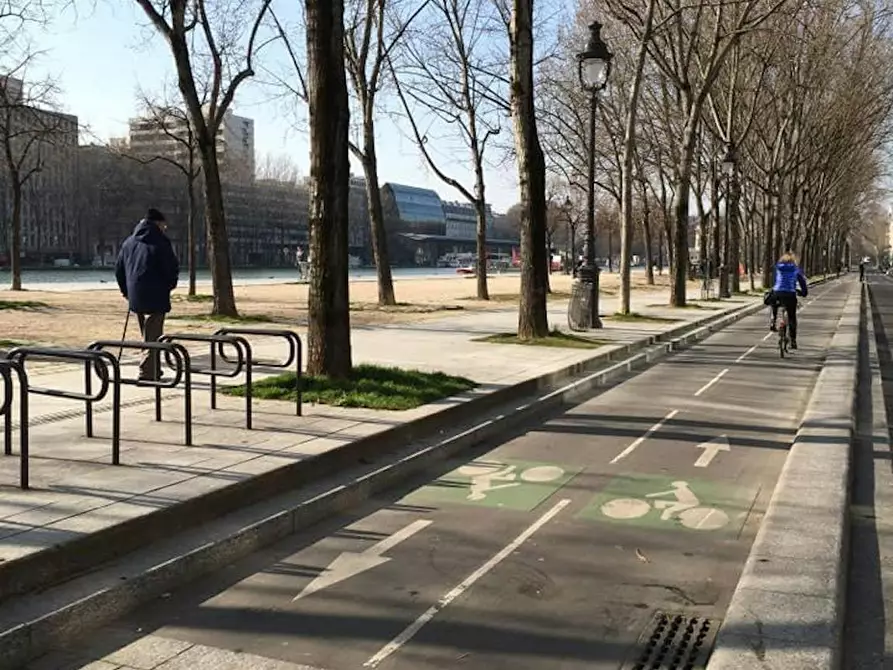 Immagine 6 di Camera in affitto  in Quai de la Seine a Paris