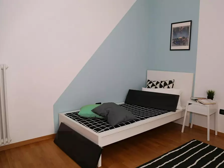 Immagine 1 di Camera in affitto  in Via delle Orfane a Trento