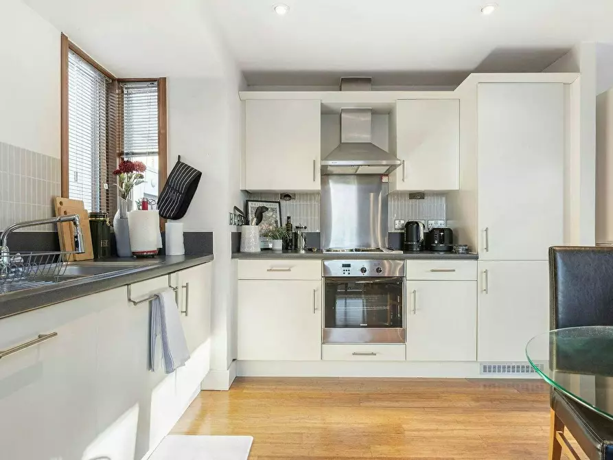 Immagine 4 di Appartamento in affitto  in Watermill Way a Merton
