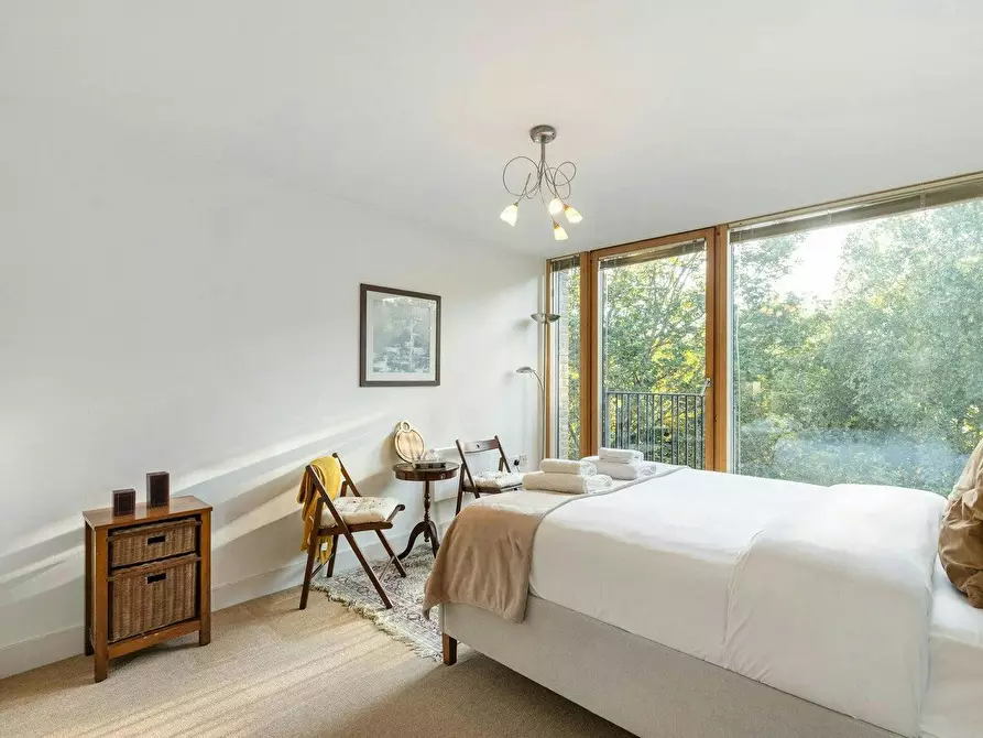 Immagine 8 di Appartamento in affitto  in Watermill Way a Merton