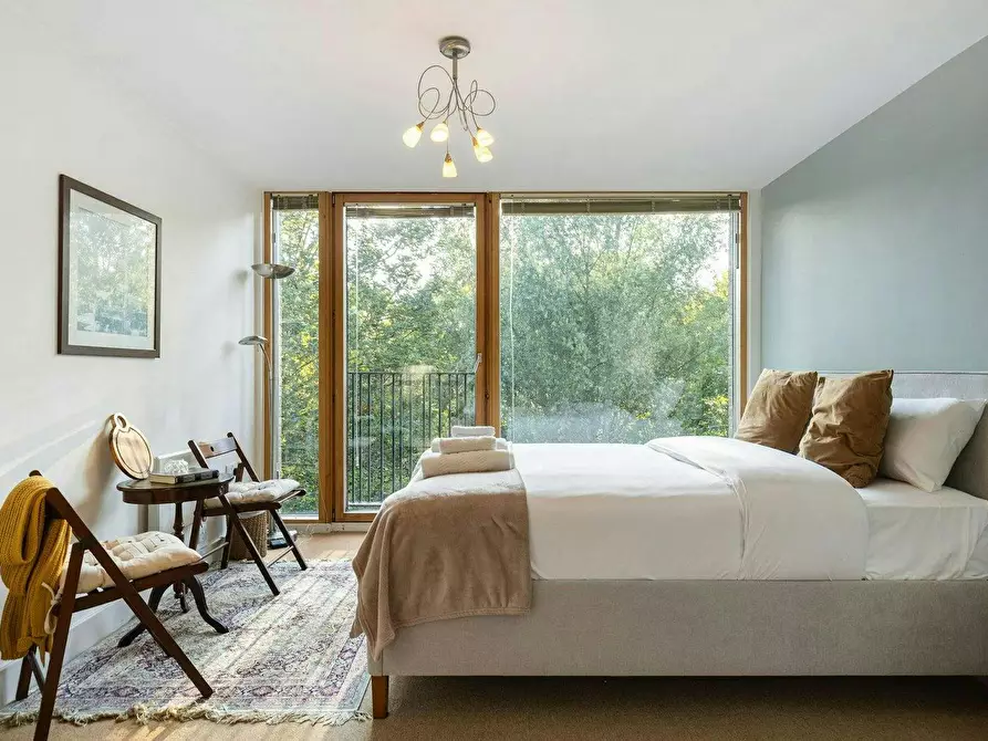 Immagine 6 di Appartamento in affitto  in Watermill Way a Merton