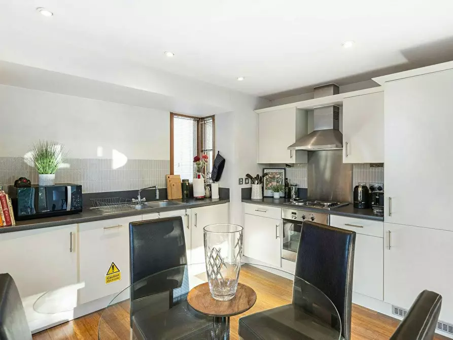Immagine 5 di Appartamento in affitto  in Watermill Way a Merton