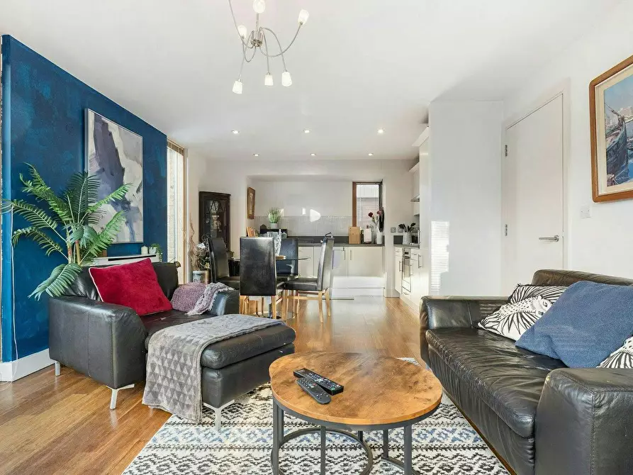 Immagine 1 di Appartamento in affitto  in Watermill Way a Merton