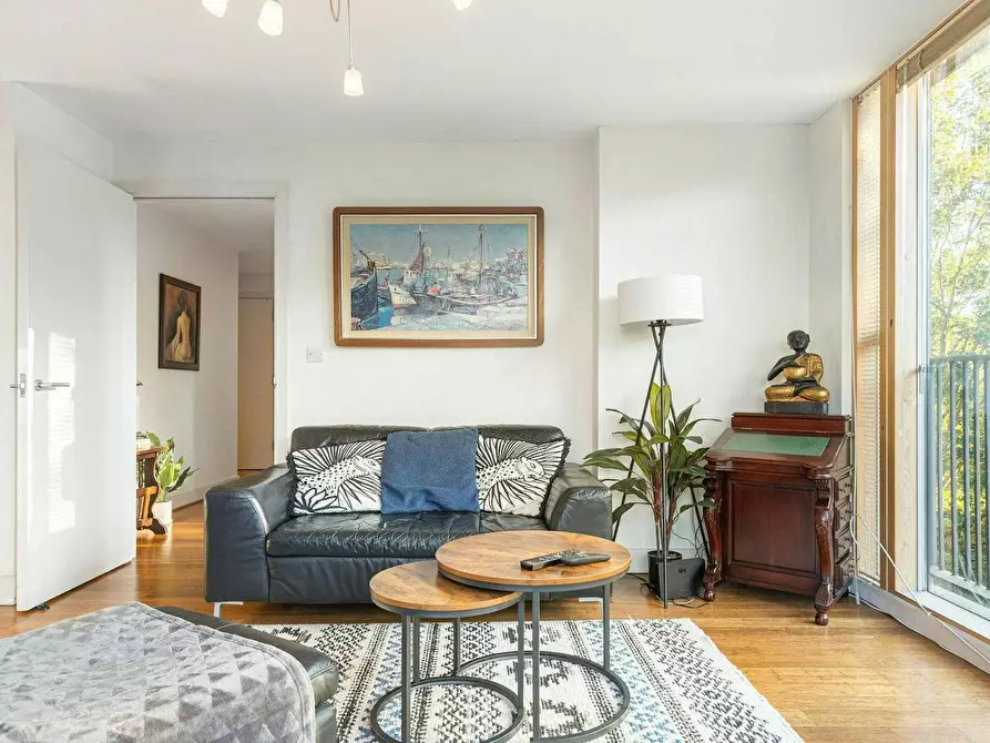 Immagine 2 di Appartamento in affitto  in Watermill Way a Merton