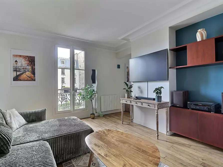 Immagine 4 di Appartamento in affitto  in Place Saint-Pierre a Paris 18
