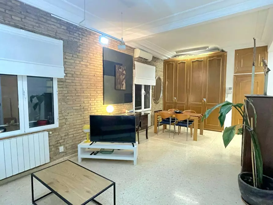 Immagine 2 di Appartamento in affitto  in Plaça de Manises a Valencia