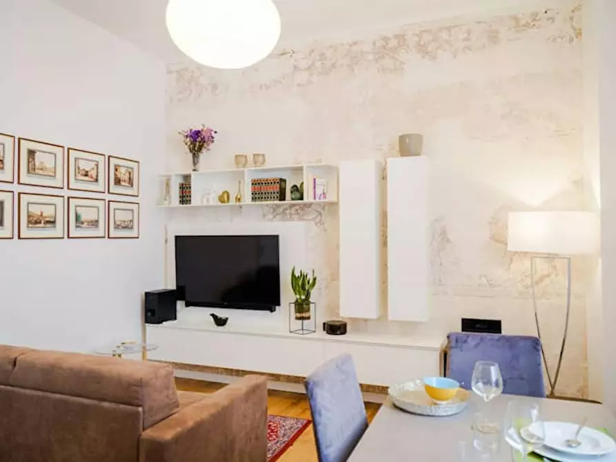 Immagine 5 di Appartamento in affitto  in Via Camillo Cavour a Firenze
