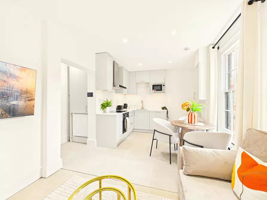 Immagine 10 di Appartamento in affitto  in Henrietta Street a Cheltenham