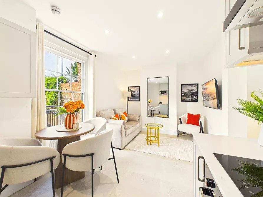 Immagine 3 di Appartamento in affitto  in Henrietta Street a Cheltenham