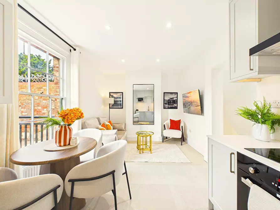 Immagine 2 di Appartamento in affitto  in Henrietta Street a Cheltenham