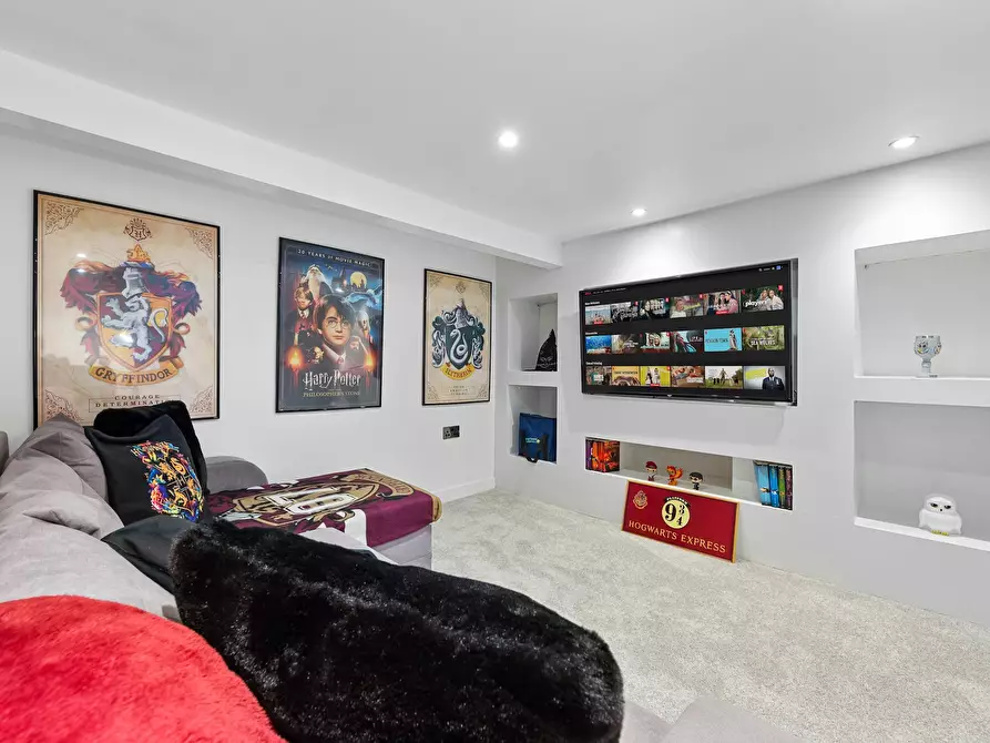 Immagine 1 di Casa indipendente in affitto  in Watford Field Road a Watford