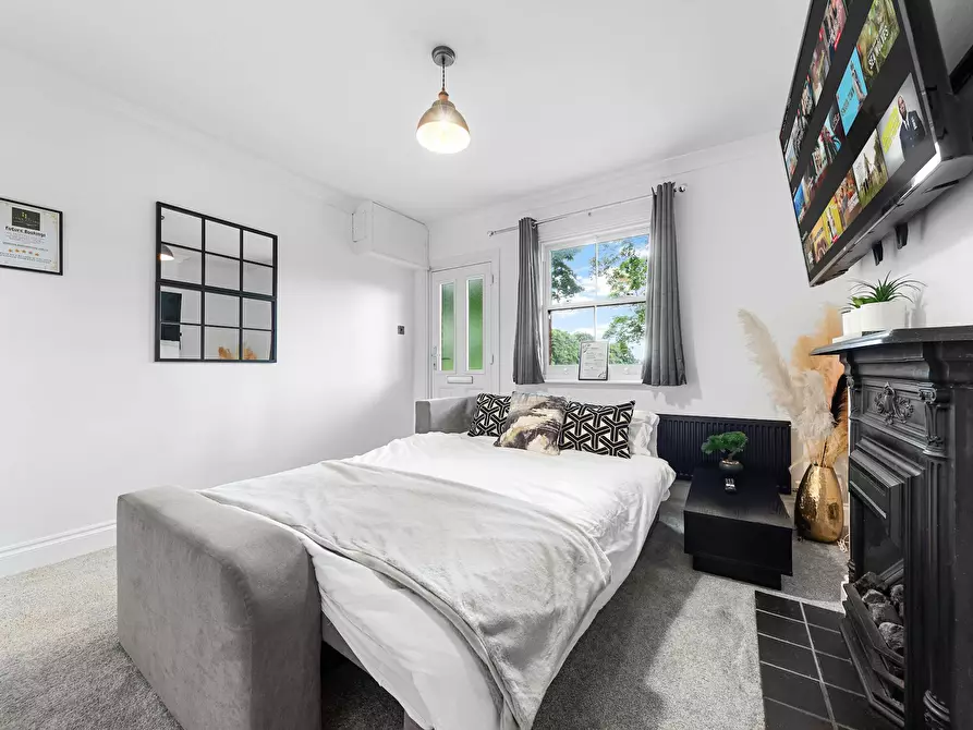 Immagine 6 di Casa indipendente in affitto  in Watford Field Road a Watford