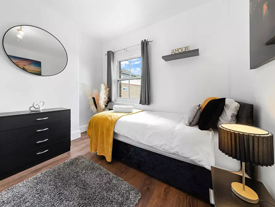 Immagine 7 di Casa indipendente in affitto  in Watford Field Road a Watford