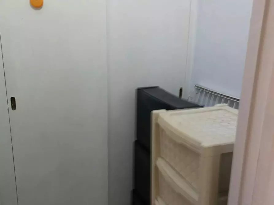 Immagine 6 di Camera in affitto  in Via Raffaello Giovagnoli a Roma