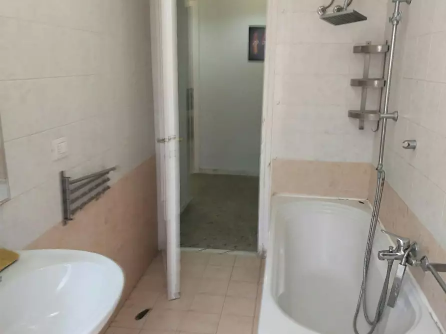 Immagine 5 di Camera in affitto  in Via Raffaello Giovagnoli a Roma