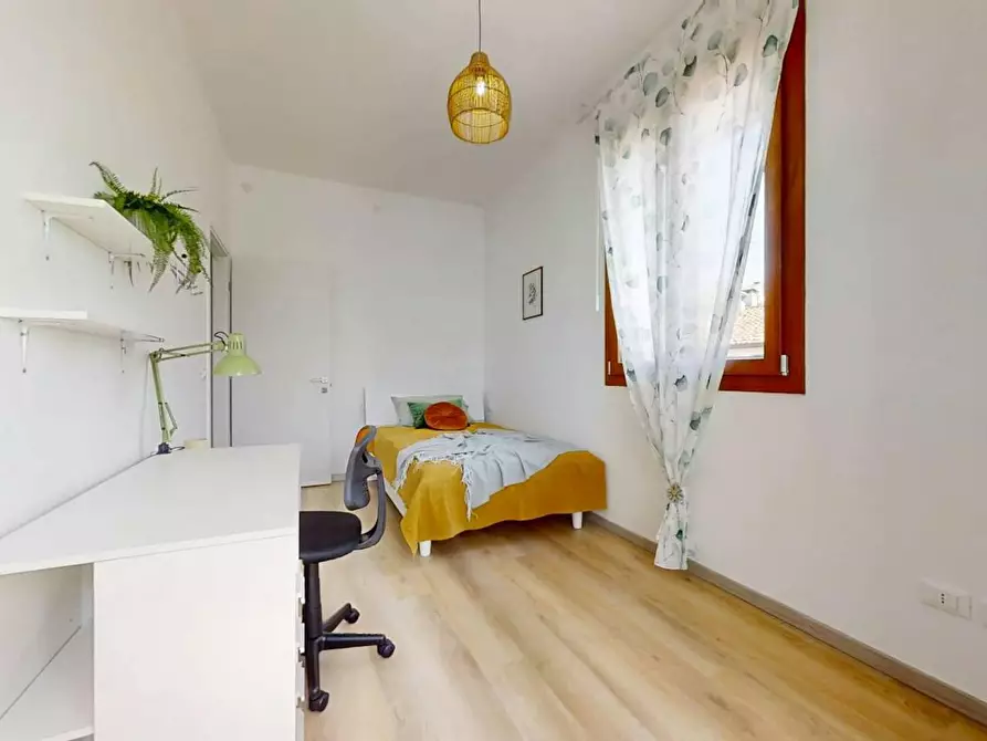 Immagine 1 di Camera in affitto  in Via Frà Giocondo da Verona a Venezia