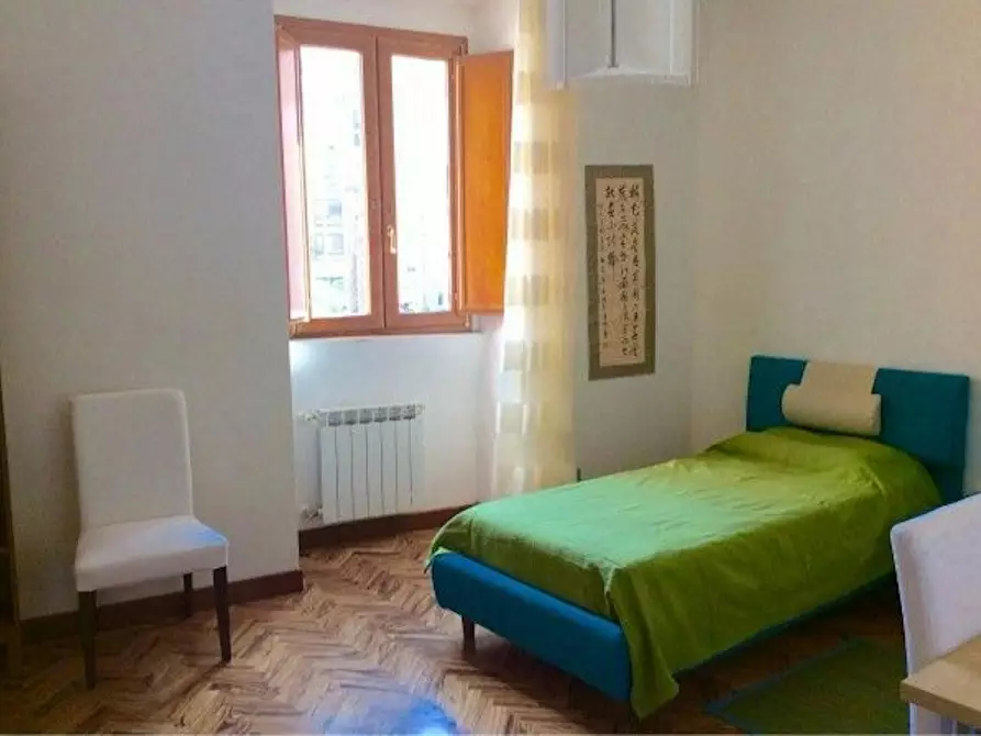 Immagine 1 di Camera in affitto  in Via Napoli a Roma