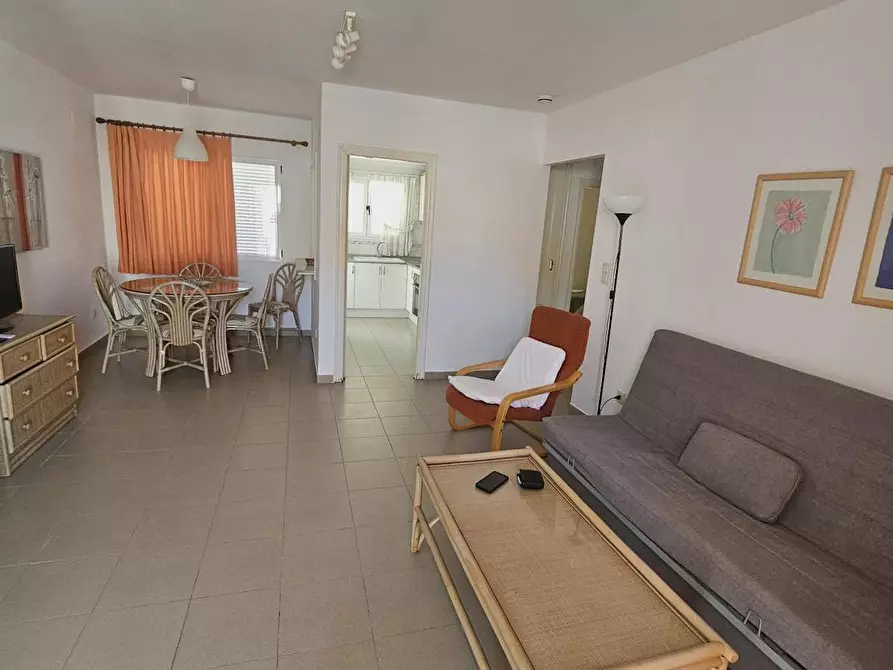 Immagine 3 di Appartamento in affitto  in Carrer de Roderic de Osona a Oliva