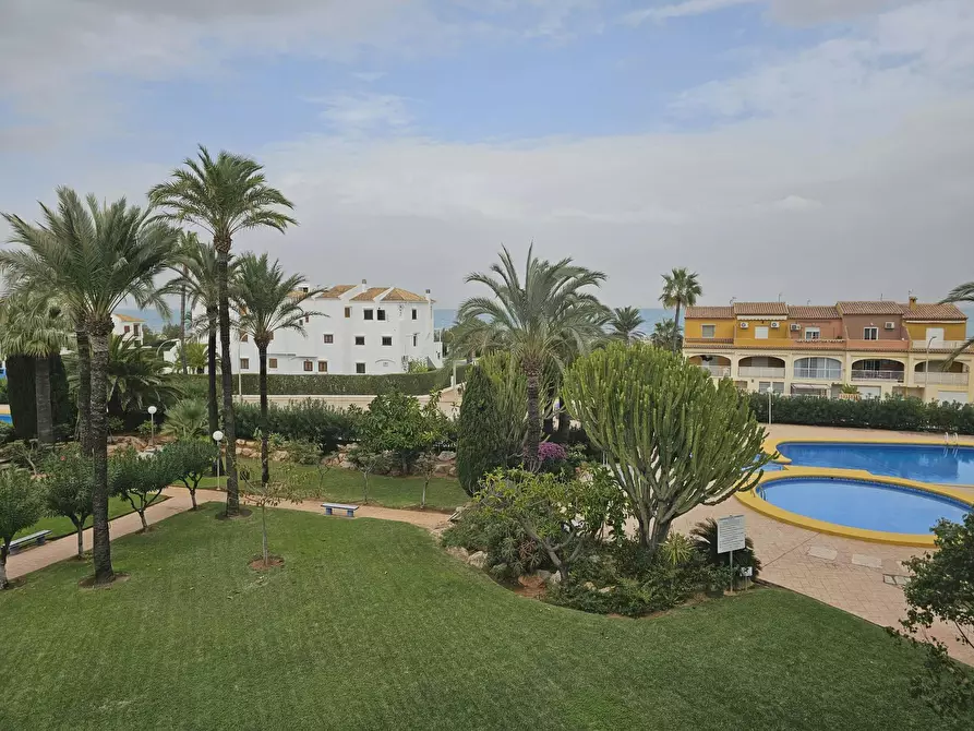 Immagine 1 di Appartamento in affitto  in Carrer de Roderic de Osona a Oliva