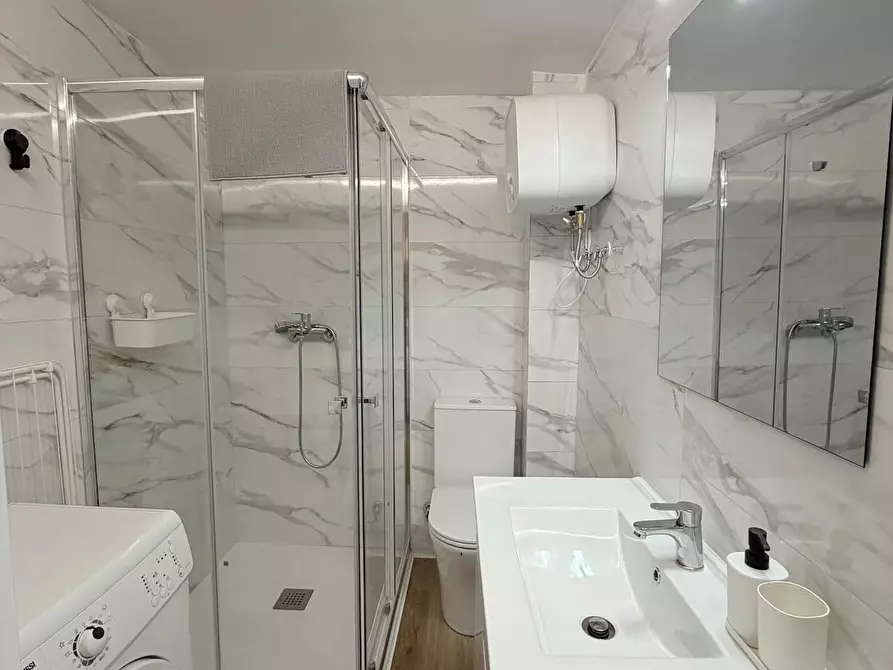 Immagine 5 di Appartamento in affitto  in Calle Pinos Alta a Madrid