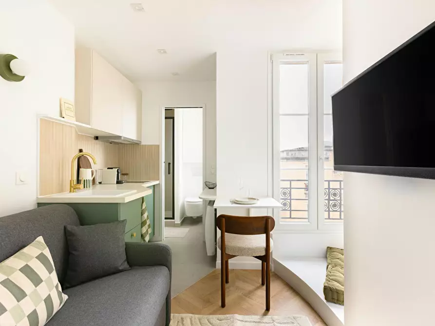 Immagine 1 di Appartamento in affitto  in Rue Sorbier a Paris 20
