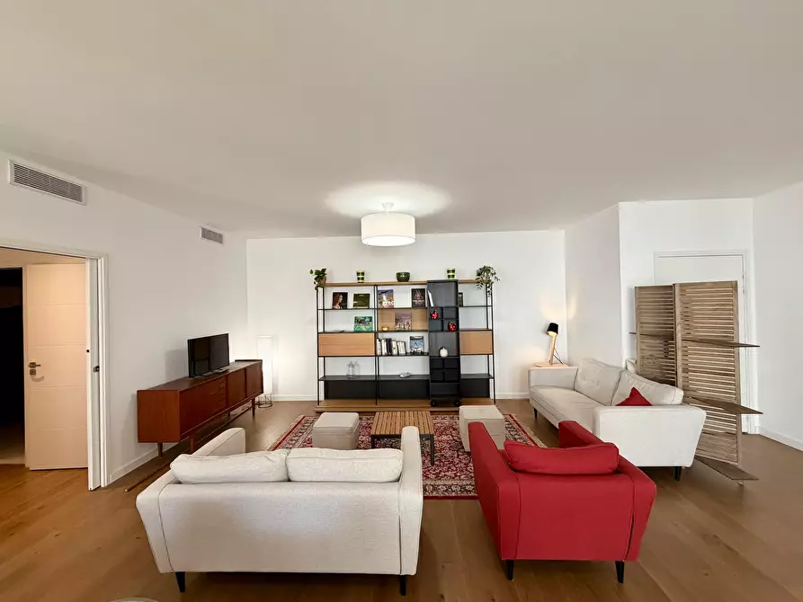 Immagine 2 di Appartamento in affitto  in Rue Curie a Lyon