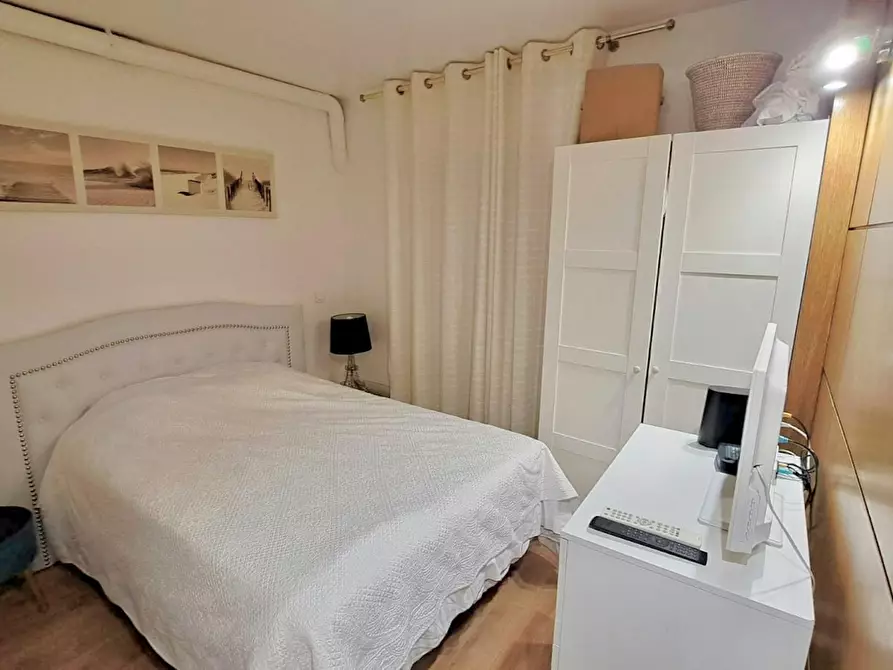 Immagine 4 di Appartamento in affitto  in Rue Saint Charles a Paris