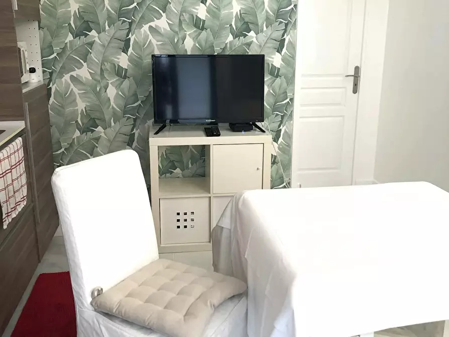 Immagine 2 di Appartamento in affitto  in Rue Saint Charles a Paris