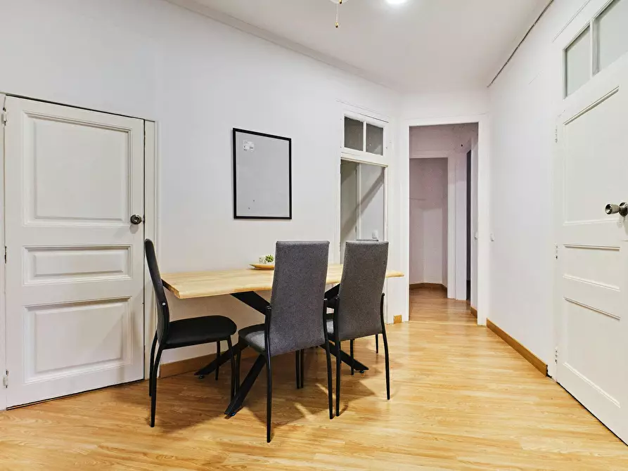 Immagine 10 di Camera in affitto  in Carrer de Balmes a Barcelona