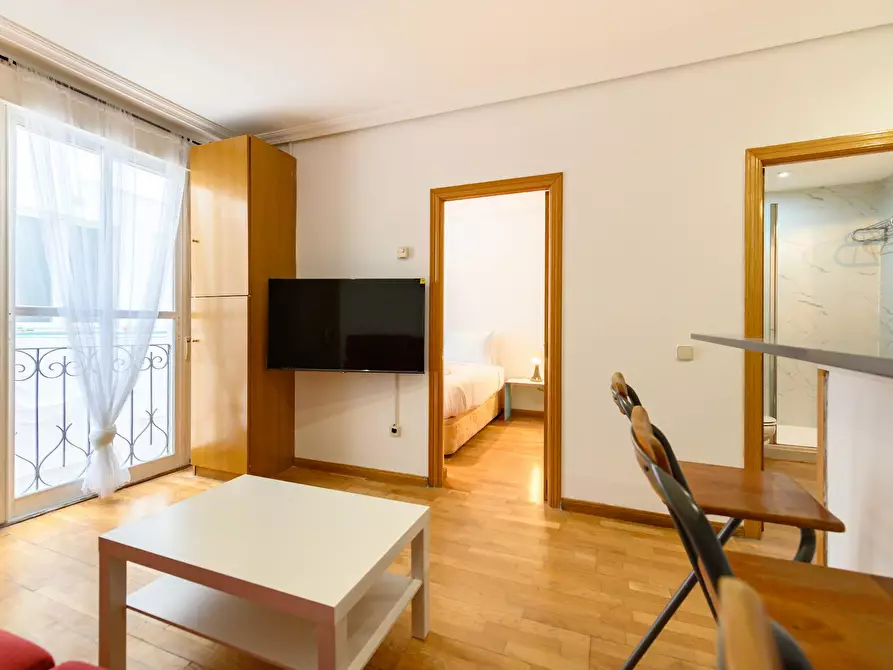 Immagine 8 di Appartamento in affitto  in Calle de Valencia a Madrid