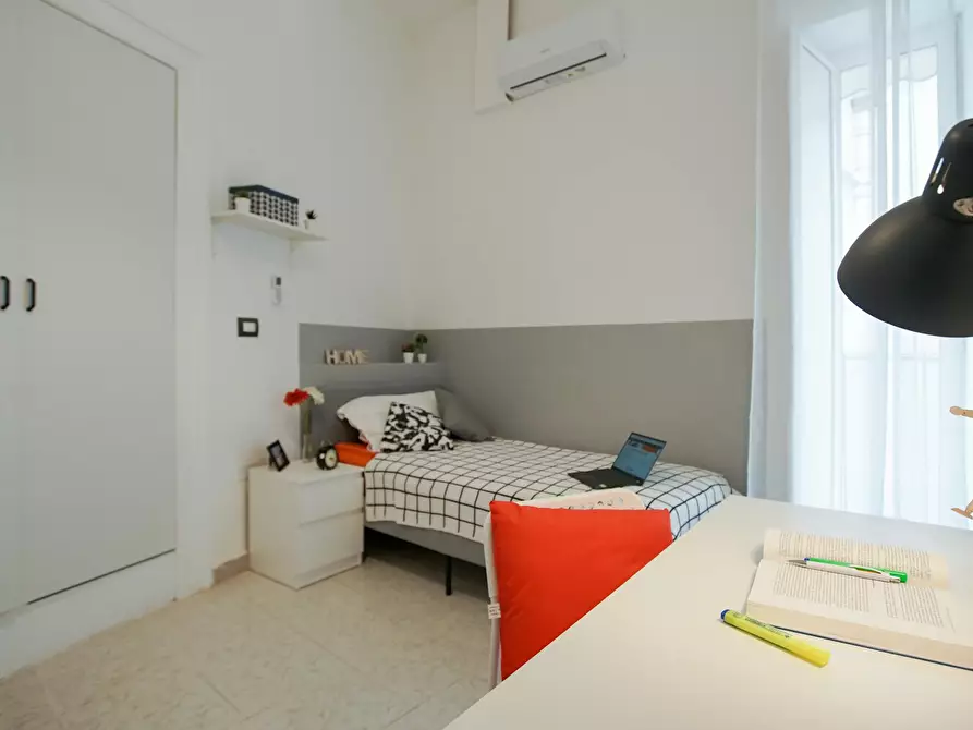 Immagine 5 di Camera in affitto  in Vico Noce a Napoli