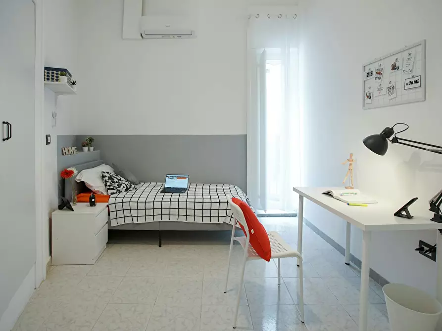 Immagine 1 di Camera in affitto  in Vico Noce a Napoli
