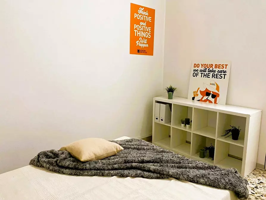 Immagine 5 di Camera in affitto  in Vicolo Franco Villa a Reggio Nell'emilia