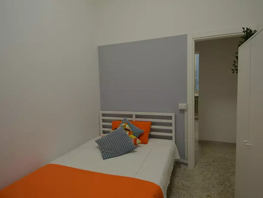 Immagine 2 di Camera in affitto  in Vicolo Franco Villa a Reggio Nell'emilia